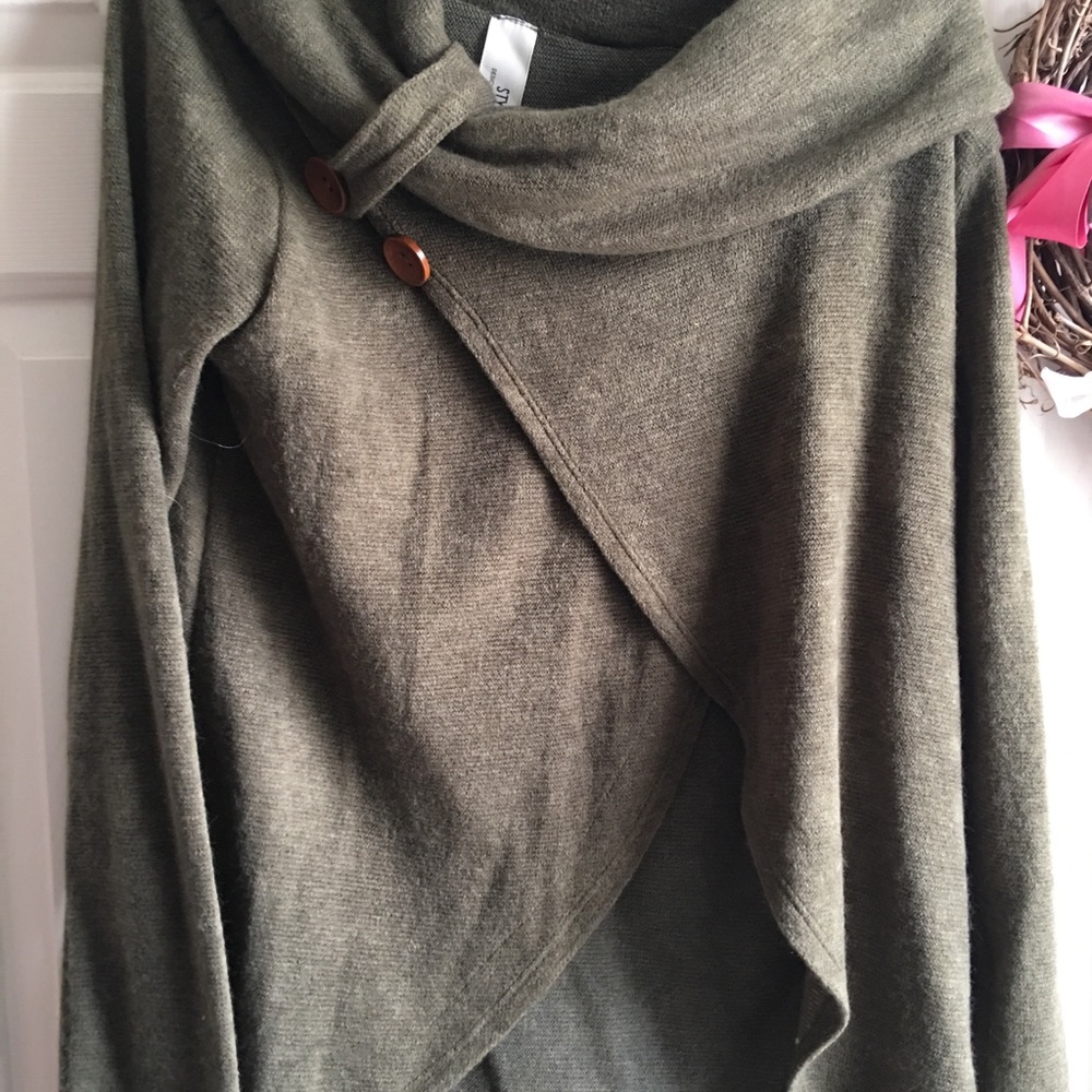 Army green sweater